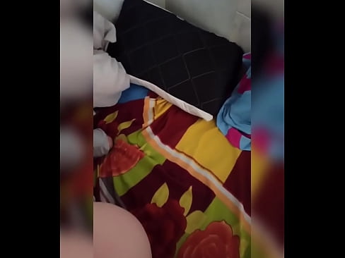 ❤️ Wandinogara naye anogara ega kumba nekuti murume wake anoenda kuzororo ini ndinotora mukana wekusvira nekuzadza mbongoro yake nemukaka. ❤  ❌️❤
